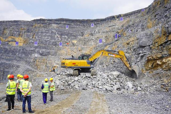 徐工挖机助力绿色矿山建设 提供高效矿山开采与施工解决方案